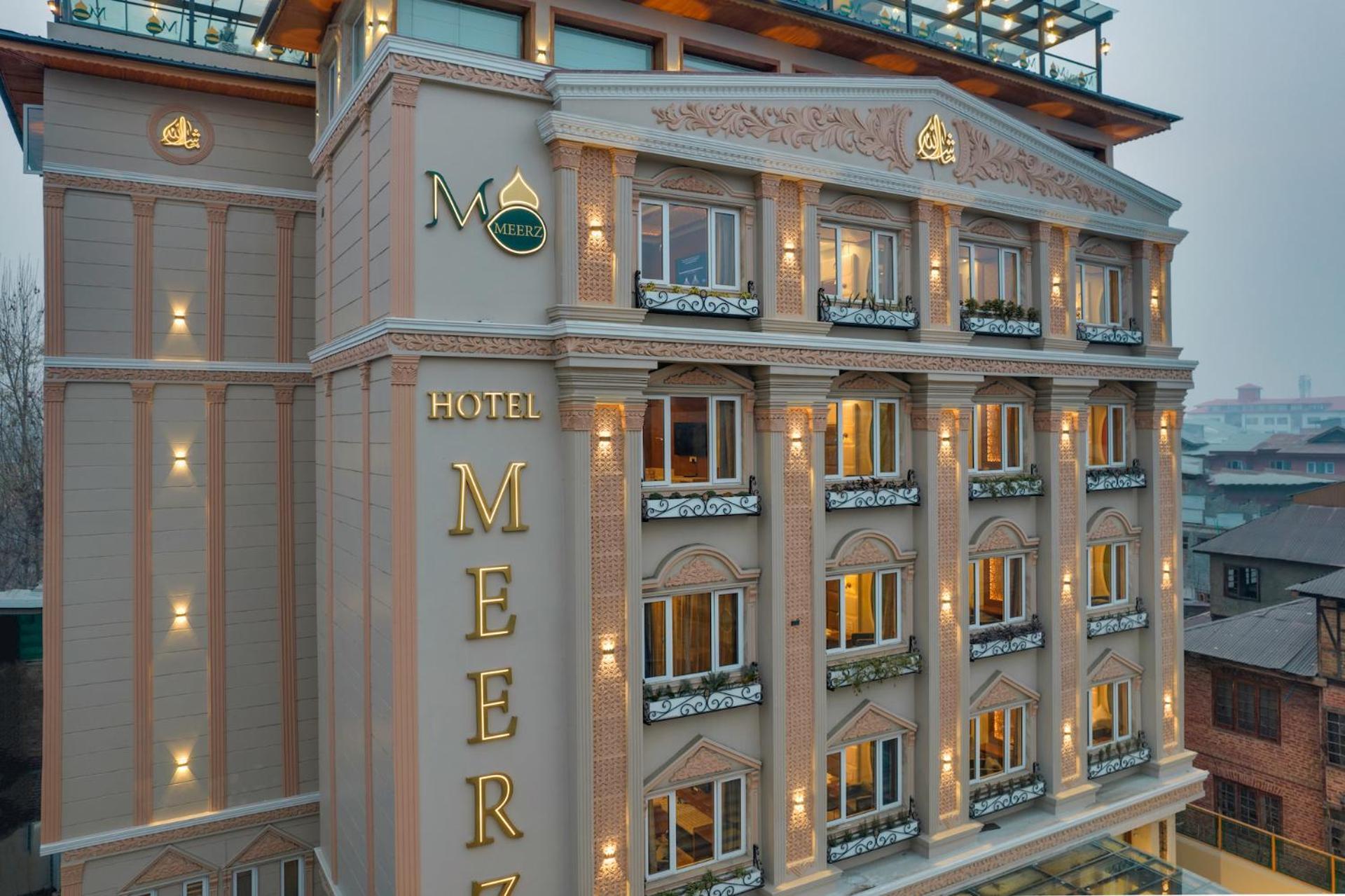 Hotel Meerz Srīnagar Kültér fotó